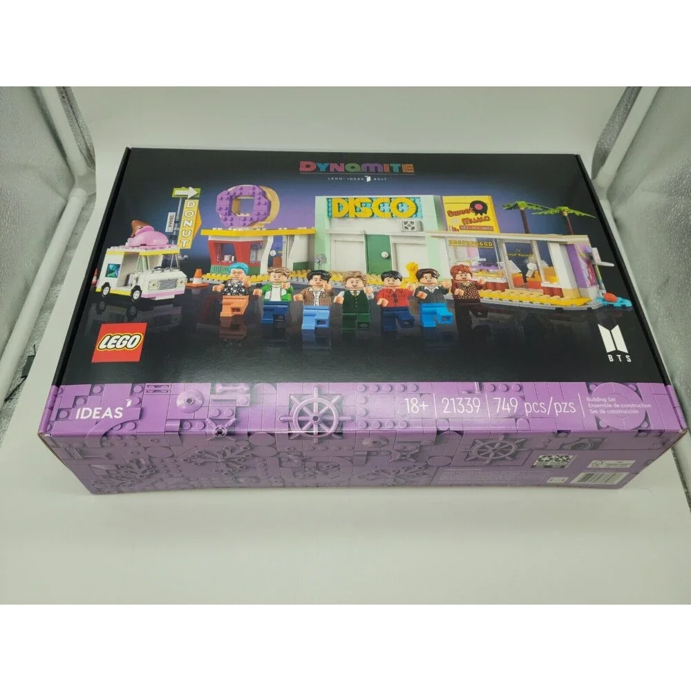 LEGO IDEAS BTS DYNAMITE (21339) Music Video Set. IN HAND